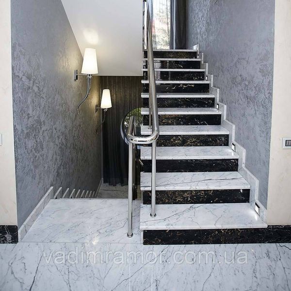 Мармурові сходи, Bianco Carrara, виготовлення, монтаж 135 фото