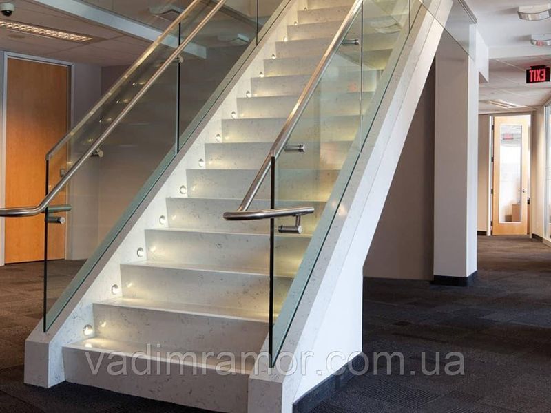 Ступени из кварцита, с поручнями, изготовление, монтаж 157 фото